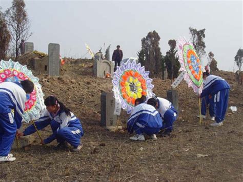 夢見家族掃墓|【夢到掃墓】夢到掃墓：預兆、含義，及周公解夢